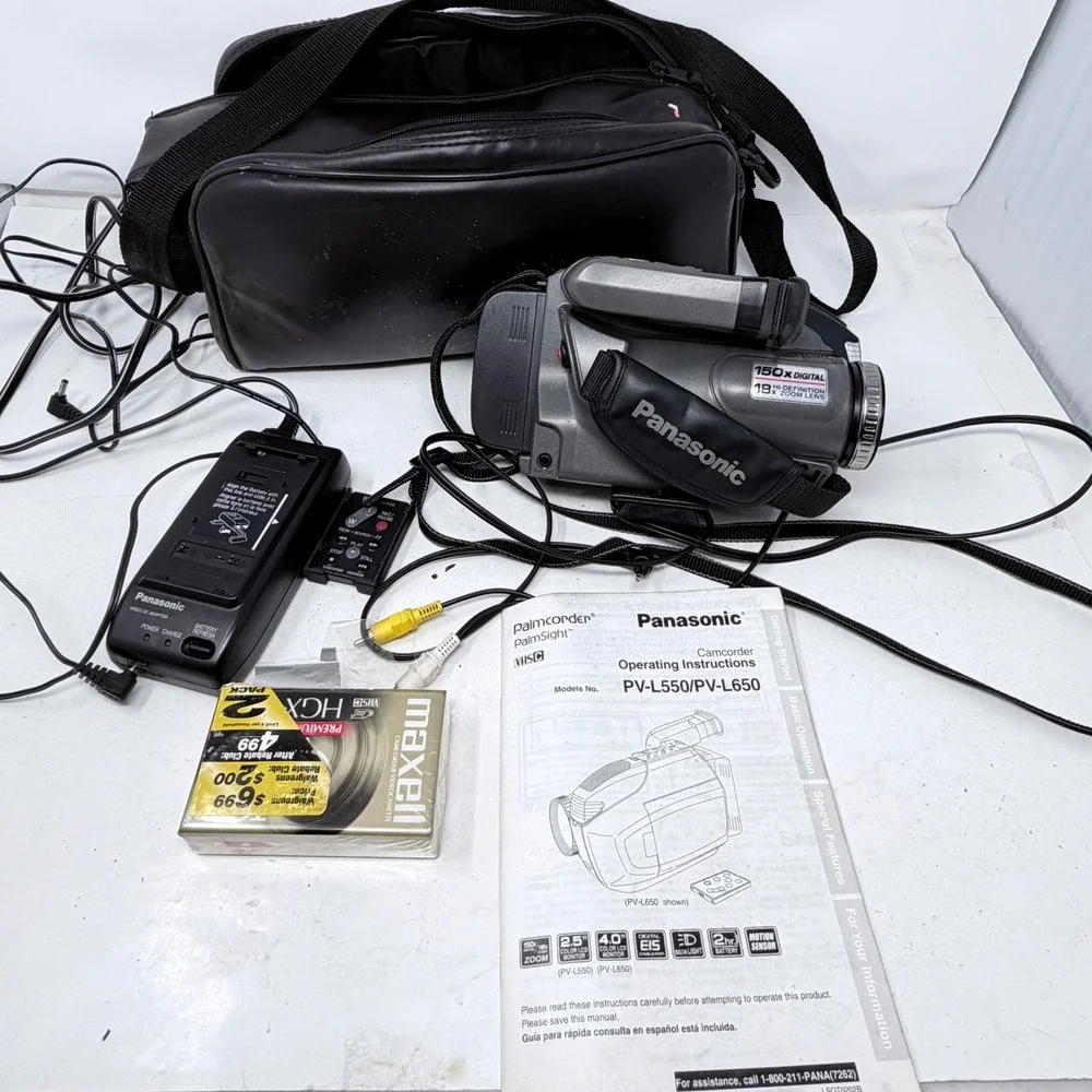 Panasonic Palmcorder PV-L650D VHS-C Camcorder Bundle AC Adapter Remote Tapes